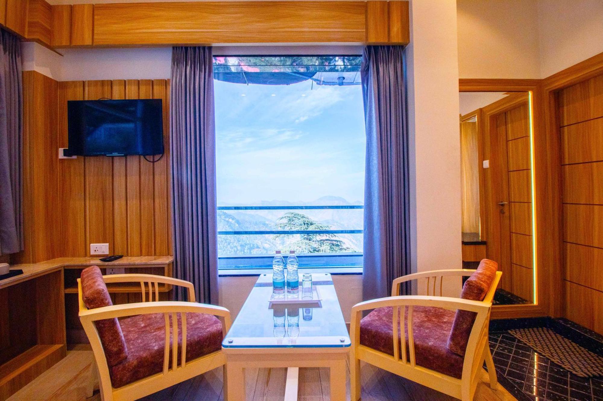 Treebo Varuna With Mountain View シムラー エクステリア 写真